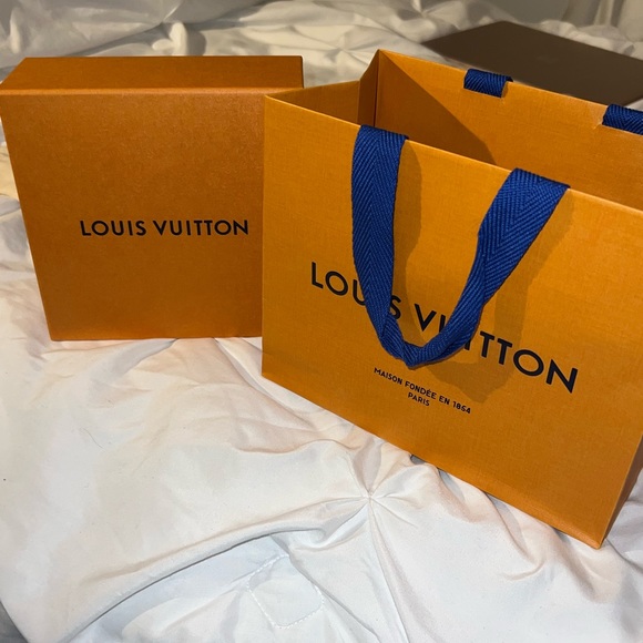 New (with original packaging) Mens Louis Vuitton belt with receipt - Picture 4 of 5